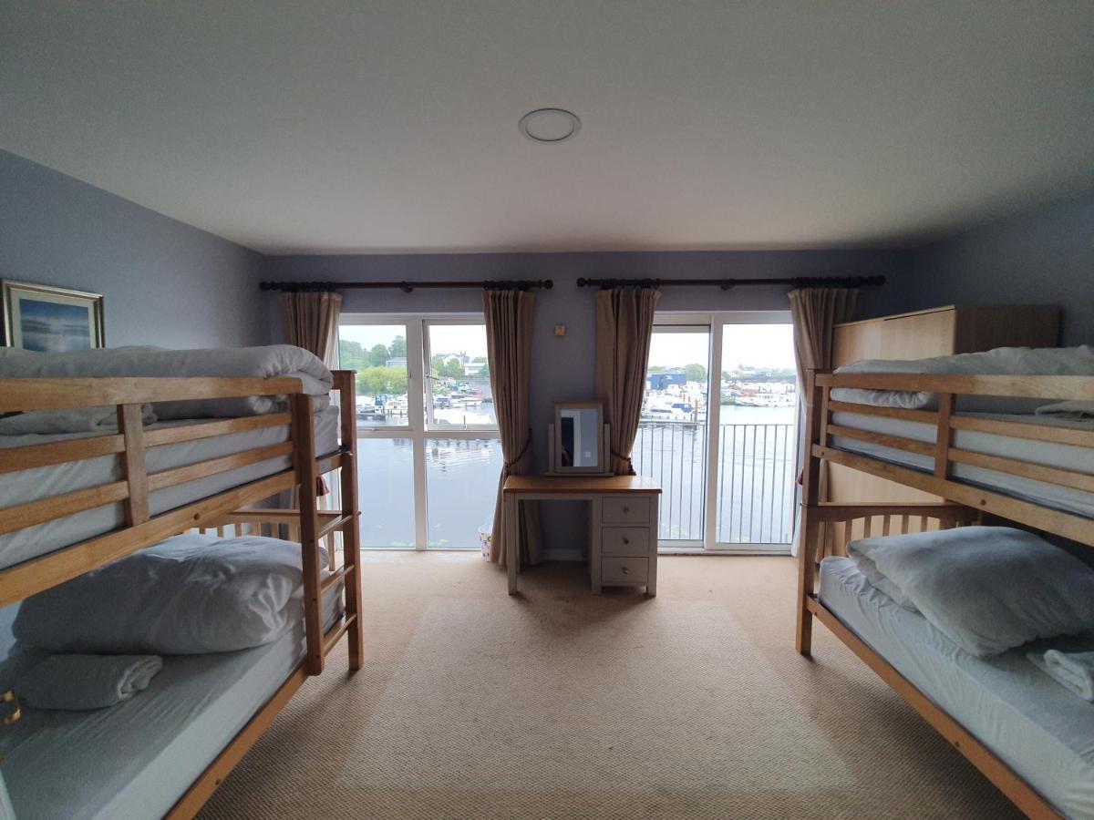 Five Bedroom Waterfront House Carrick on Shannon エクステリア 写真