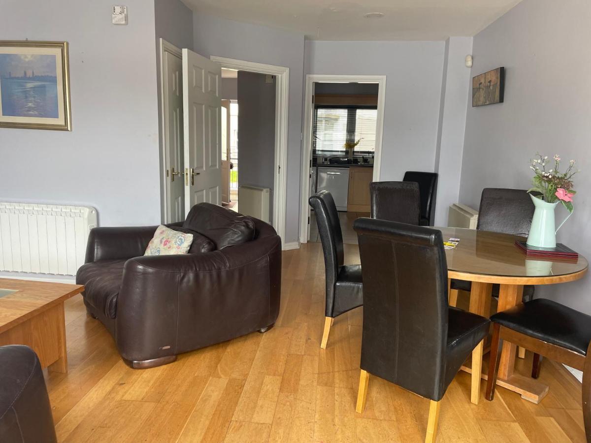 Five Bedroom Waterfront House Carrick on Shannon エクステリア 写真