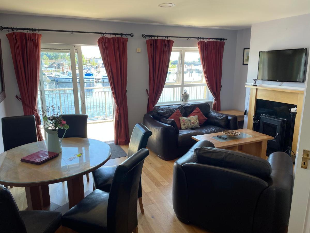 Five Bedroom Waterfront House Carrick on Shannon エクステリア 写真